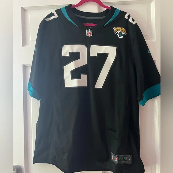 Leonard Fournette Autographed Jersey
